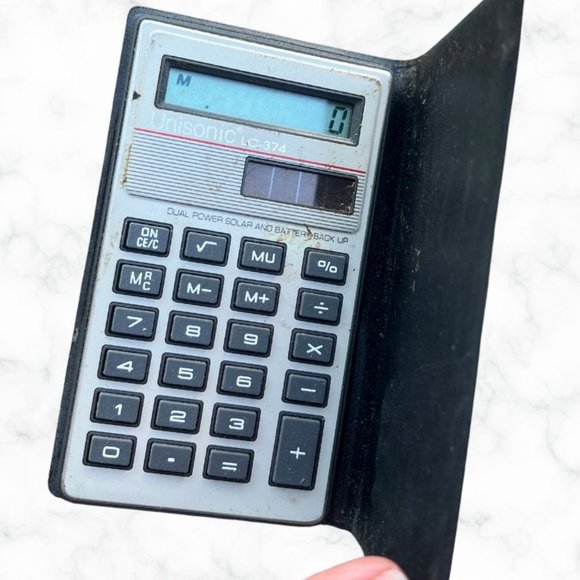 Unisonic LC-374 Dual Power Solar and Battery Back-Up Calculator - Picture 2 of 2